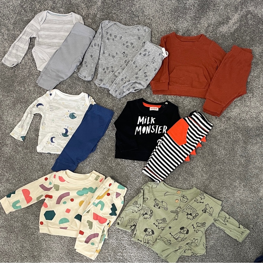 7 Matching Sets of Newborn Baby Boy Clothing $7 EACH